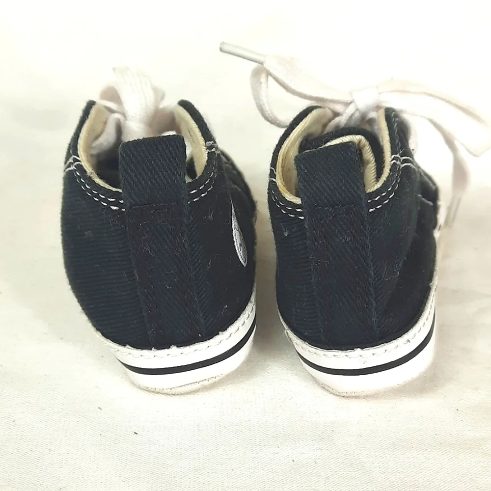 Converse All Star Chuck Taylor Baby Crib Shoes Size 4 Black White with Box